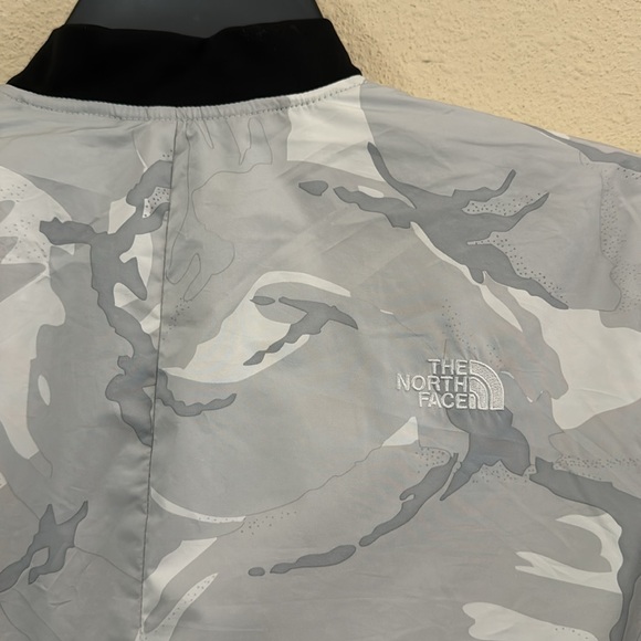 The North Face Camouflage Bomber Jacket White & Gray Women’s M - Picture 10 of 16